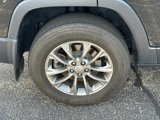 Certified 2020 Jeep Cherokee Latitude Lux w/ Comfort/Convenience Group image 5