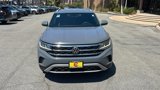 Used 2022 Volkswagen Atlas Cross Sport SE image 2