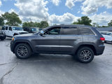 Used 2017 Jeep Grand Cherokee Limited image 3