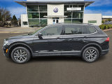 Used 2020 Volkswagen Tiguan SE w/ Panoramic Sunroof Package image 2