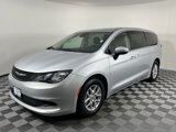 Used 2023 Chrysler Voyager LX image 3