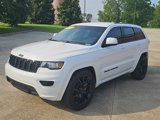 Used 2018 Jeep Grand Cherokee Altitude image 3