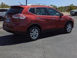 Used 2015 Nissan Rogue SV image 2