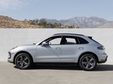 Certified 2024 Porsche Macan image 2
