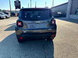 Used 2016 Jeep Renegade Latitude image 3