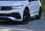 Used 2022 Volkswagen Tiguan SE R-Line image 3