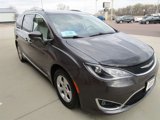 Used 2017 Chrysler Pacifica Touring-L Plus w/ Advanced Safetytec Group image 5