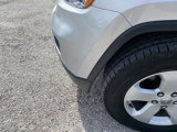 Used 2013 Jeep Grand Cherokee Laredo image 3