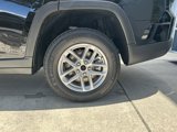 New 2025 Jeep Grand Cherokee L Laredo image 4