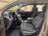 Used 2022 GMC Acadia SLE w/ Driver Convenience Package image 5