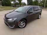 Used 2019 Chrysler Pacifica Touring Plus w/ Tire & Wheel Group image 6