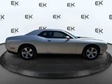 Used 2015 Dodge Challenger SXT image 2