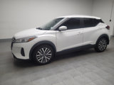 Used 2021 Nissan Kicks SV image 2