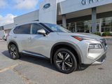 Used 2021 Nissan Rogue Platinum image 2