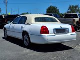 Used 2010 Lincoln Town Car Signature Limited image 5