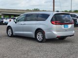 Used 2023 Chrysler Pacifica Touring-L image 4