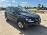 Used 2017 Volkswagen Tiguan S image 2