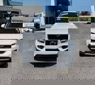 Used 2022 Volvo XC40 T5 Momentum image 2