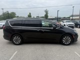 Used 2021 Chrysler Pacifica Touring-L image 5