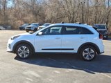 Used 2022 Kia Niro EX image 4