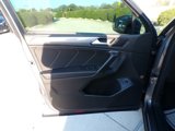 Used 2023 Volkswagen Tiguan SE image 5
