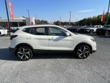 Used 2022 Nissan Rogue Sport SL image 2