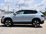 New 2025 Volkswagen Taos SE image 4