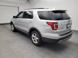 Used 2017 Ford Explorer XLT image 3