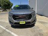 Used 2024 GMC Terrain SLE image 2