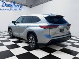 Used 2022 Toyota Highlander XLE image 3