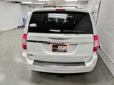 Used 2016 Chrysler Town & Country Touring image 4