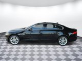 Used 2018 Jaguar XF Premium image 2