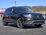 Used 2023 Volkswagen Tiguan SE image 2