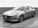Used 2023 Hyundai Elantra Limited image 2