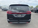 Used 2023 Chrysler Pacifica Touring-L image 5