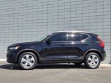 Used 2021 Volvo XC40 T5 Momentum w/ Premium Package image 2
