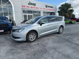 Used 2023 Chrysler Voyager LX image 2