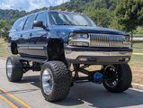 Used 2005 Chevrolet Suburban LS image 2