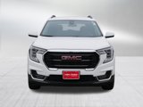 Used 2023 GMC Terrain SLE w/ Driver Convenience Package image 2