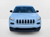 Used 2017 Jeep Cherokee Sport image 2