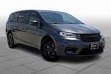 Used 2022 Chrysler Pacifica Limited w/ Uconnect Theater Family Group image 2