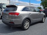 Used 2017 Kia Sorento LX w/ LX Convenience Package image 4
