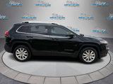 Used 2017 Jeep Cherokee Limited image 2