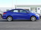 Used 2013 Hyundai Accent GLS w/ Premium Pkg image 2