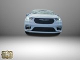 New 2023 Chrysler Pacifica Touring-L image 3