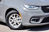 Used 2022 Chrysler Pacifica Touring-L image 4