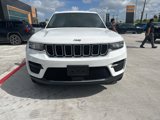 Used 2023 Jeep Grand Cherokee Laredo image 3