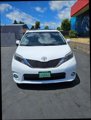 Used 2017 Toyota Sienna SE image 2