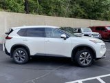 Used 2021 Nissan Rogue SV image 2