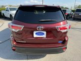 Used 2016 Toyota Highlander LE image 6